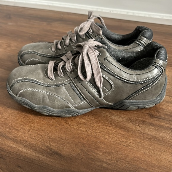 Men’s shoes size 10 - Picture 2 of 3